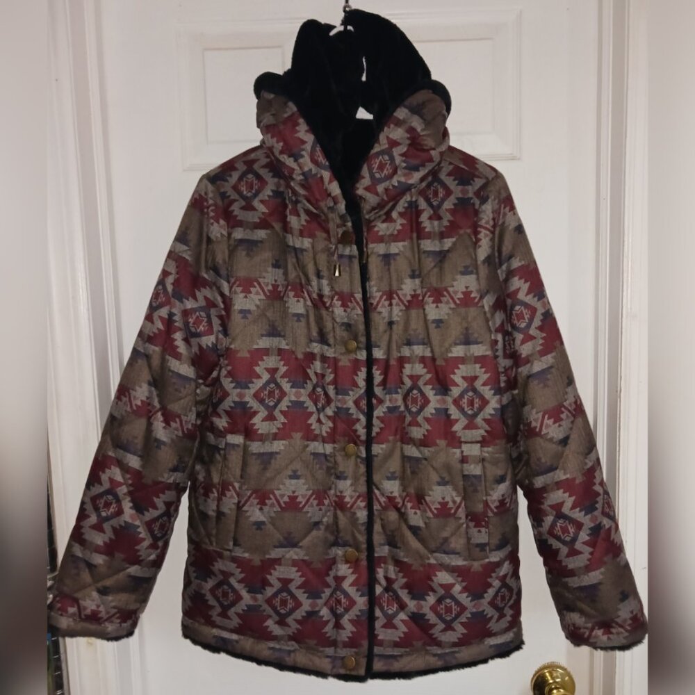 Pendleton Women's Reversible Coat M Button Down Tribal Southwestern Aztec Fur